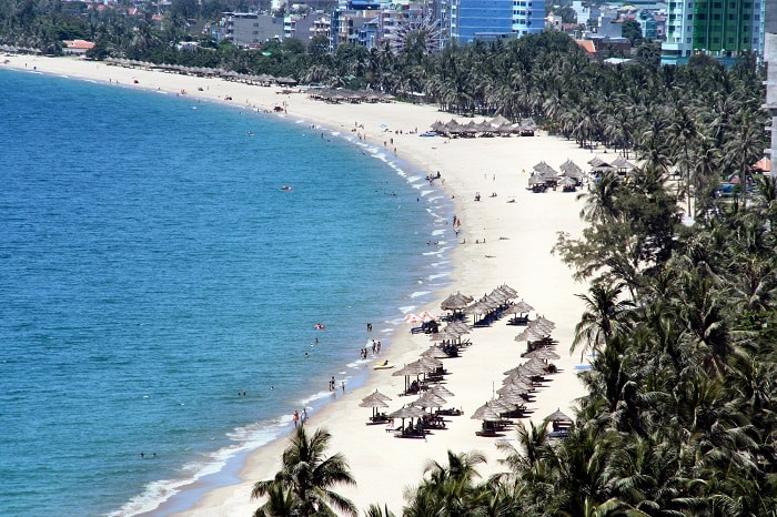 Bãi biển Mỹ Khê đẹp nao lòng 