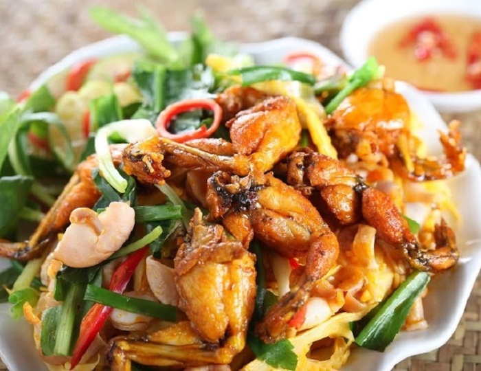Ếch xào xả ớt món ăn đặc sản rừng dừa