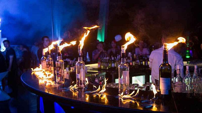 Những màn biểu diễn bartender tại Sky Bar 36 Đà Nẵng 