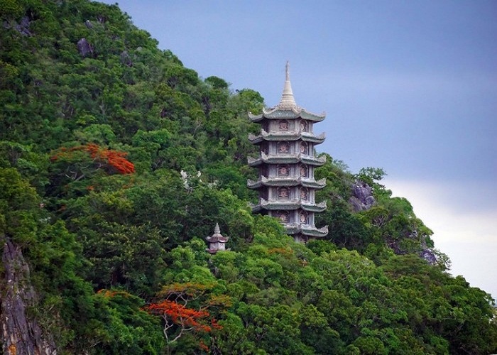 Tháp Xá Lợi