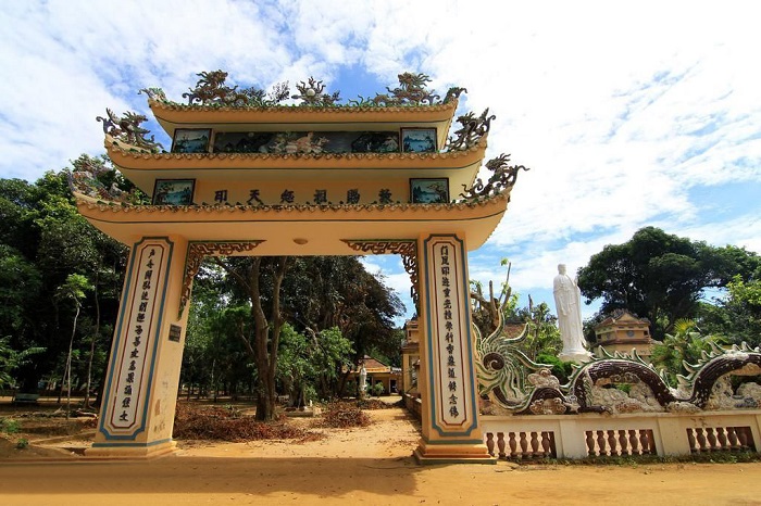 chùa cổ Thiên Ấn
