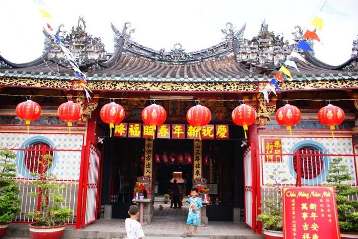 Chùa cổ Kiến An Cung