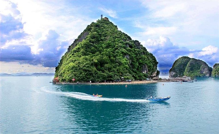 Đảo Soi Sim địa danh du lịch nổi tiếng ở vịnh Hạ Long