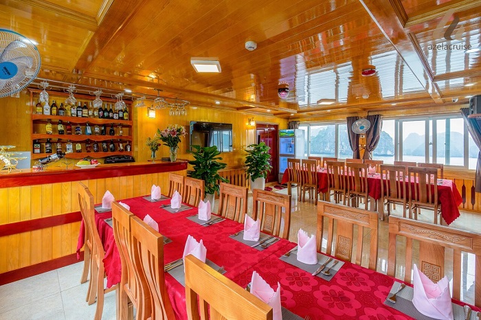 Nhà hàng của du thuyền Azela