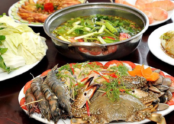 Thưởng thức hải sản thơm ngon, tươi