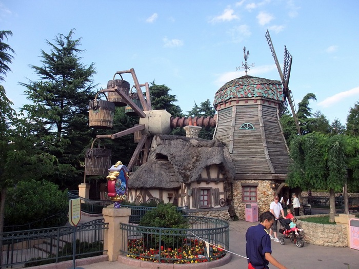 Fantasy Land - Thế giới kỳ diệu với nàng Công chúa ngủ trong rừng