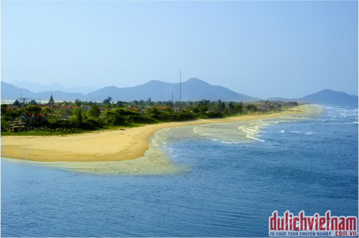 Vẻ đẹp biển Lăng Cô - Huế