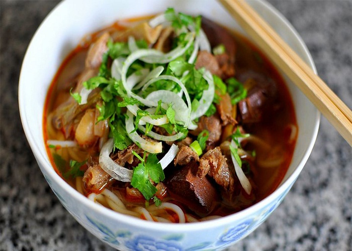 Bún bò Huế đậm đà hương vị
