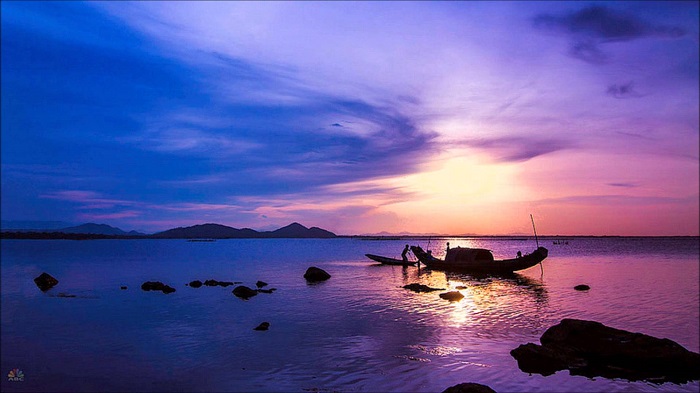 Sắc tím hoàng hôn trên phá Tam Giang