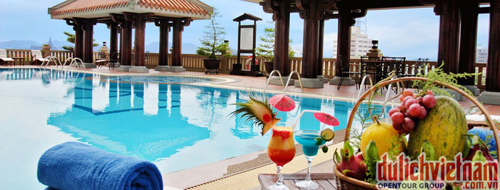 Bể bơi ngoài trời của khách sạn Imperial Huế 