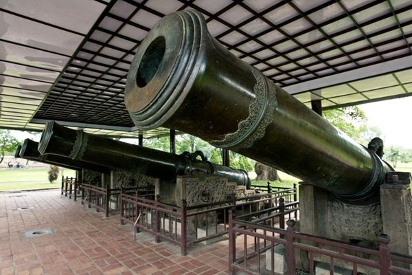 Cửu đại thần công ở kinh thành Huế