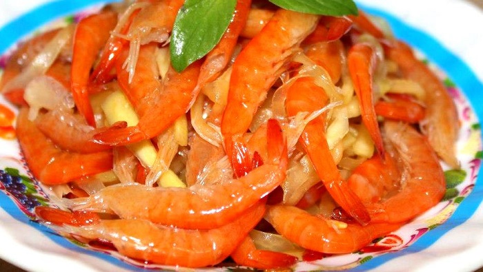 Tôm chua ăn kèm rau luộc quả là tuyệt vời