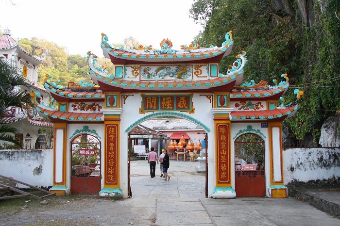 Tour du lịch miền Nam 2 ngày Chùa Hang
