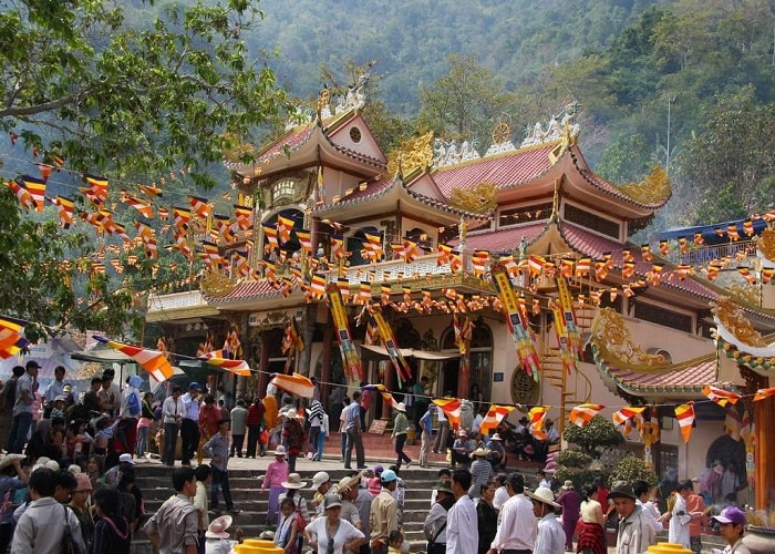 Tour du lịch hành hương 2019 Chùa Bà Đen