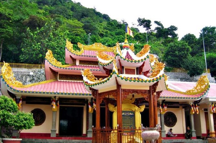 Tour du lịch hành hương 2019 Viếng điện Bà
