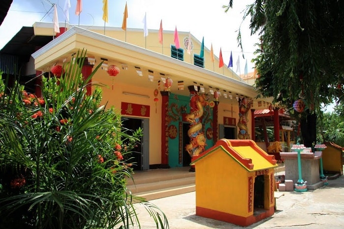 chùa-đất-sét