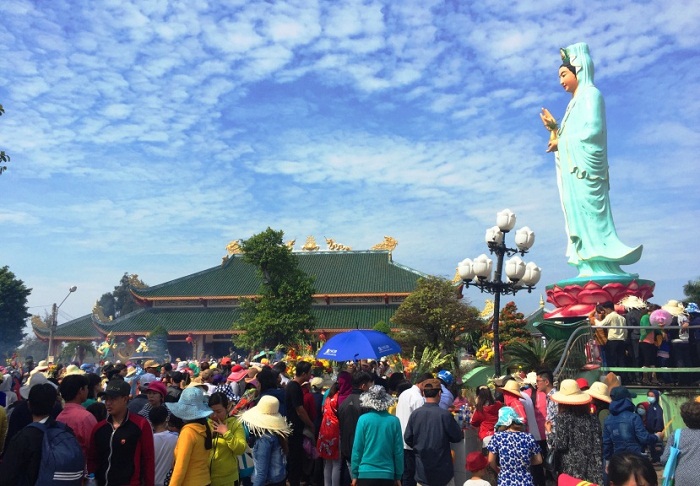 Quan Âm Phật đài Mẹ Nam Hải