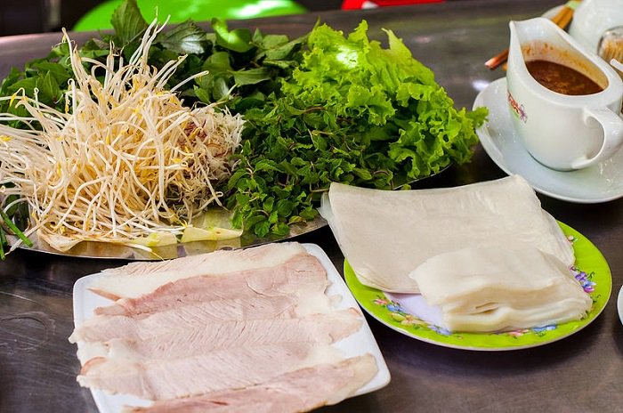 Tour du lịch Đà Nẵng - Hội An 3 ngày Bánh tráng thịt heo 2 đầu da