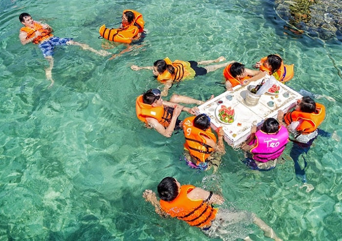 Bar nổi Nha Trang