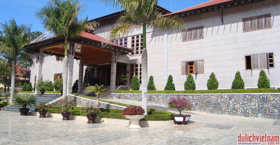 du lich nha trang da lat 5 ngay Khách sạn 4 sao sang trọng tại Đà Lạt
