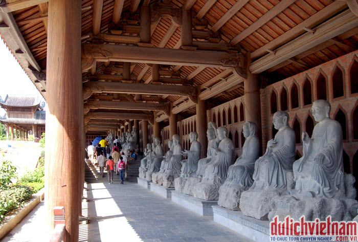 Du lịch bái đính