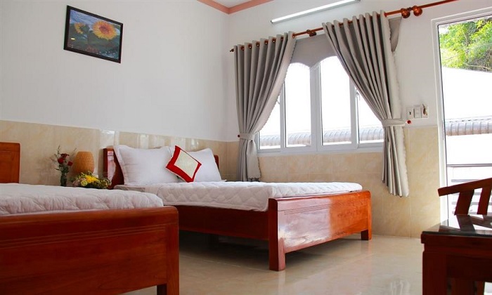 Khách sạn tiện nghi, hiện đại, trung tâm Khách sạn tiện nghi, hiện đại, trung tâm
