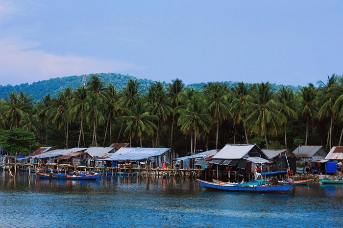 Làng chài Rạch Vẹm e ấp bên biển khơi