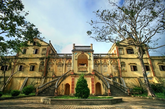 Vẻ bề thế, uy nghi dinh Hoàng A Tưởng