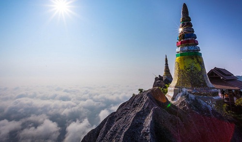 Đền Chalermprakiat