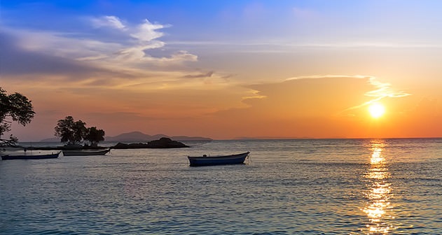 Hoàng hôn trên bờ biển Wong Amat