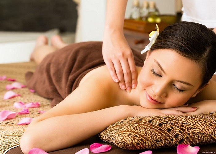 Thư giãn với Massage Thái Cổ Truyền