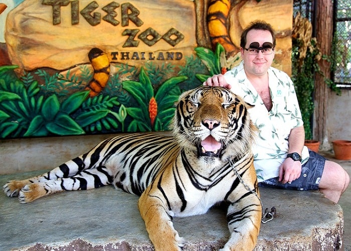 Công viên Sriracha Tiger Zoo Công viên Sriracha Tiger Zoo