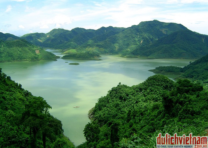 Hồ Hòa Bình