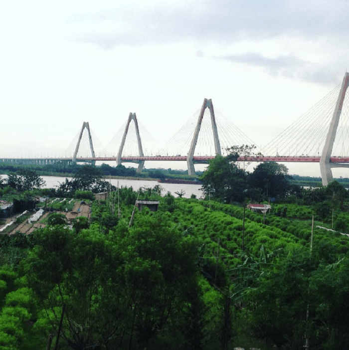 cầu Nhật Tân trên ngôi làng xanh ven sông Hồng
