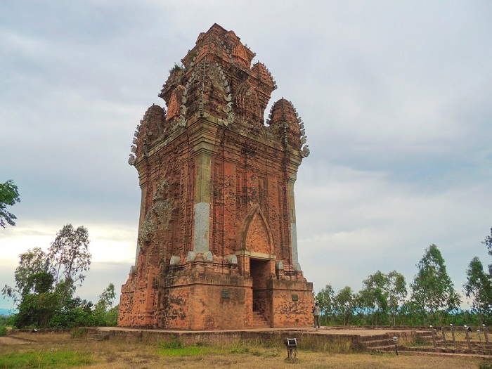 thap-canh-tien-tai-binh-dinh