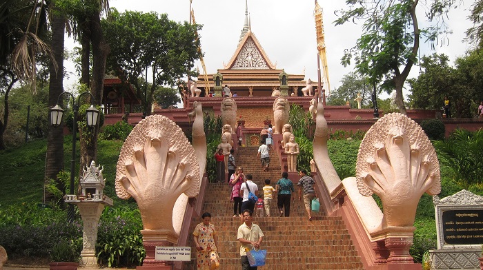 Chùa Bà Pênh hay Wat Phnom.