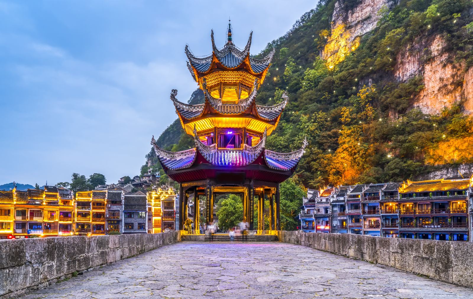 Du Lịch Trung Quốc: Hà Nội - Quý Dương - Tiểu Thất Khổng/Đại Thất Khổng - Thiên Hộ Miêu Trại - Tây Giang Trấn Viễn 5N4Đ Bay Colorful Guizhou Airlines