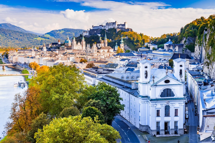 Du Lịch Châu Âu: Hà Nội - Séc - Áo - Slovakia - Hungary 10 Ngày Bay Emirates Airlines