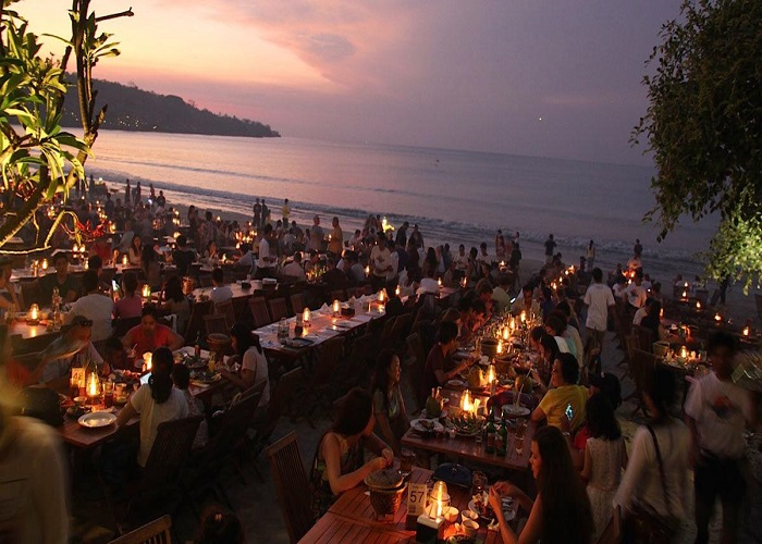 Bữa tối trên bãi biển Jimbaran