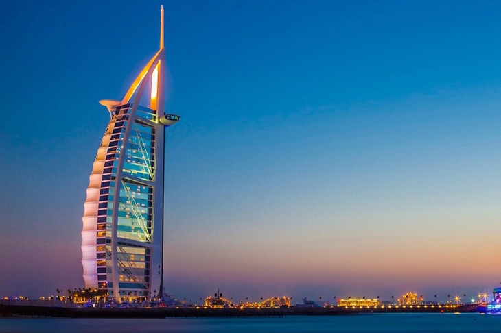 khach-san-7-sao-hinh-canh-buom-Burj-Al-Arab