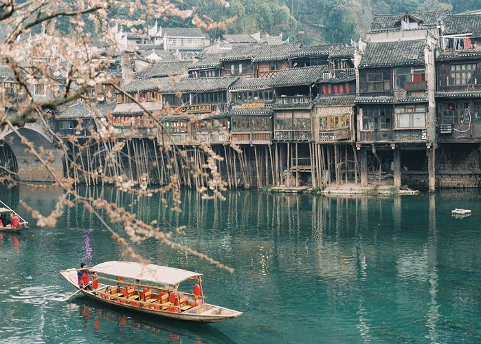 Phượng Hoàng cồ trấn