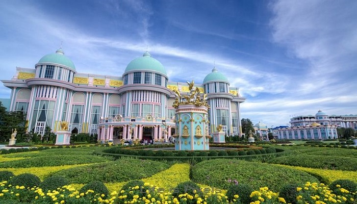 Ngôi Nhà Tỷ Phú - Bansukhawadee