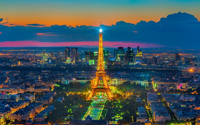 Tháp Eiffel - biểu tượng của nước Pháp