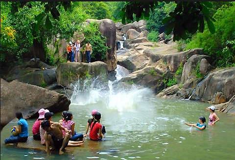 Suối Đá Bàn điểm không thể bỏ lỡ khi đến Phú Quốc