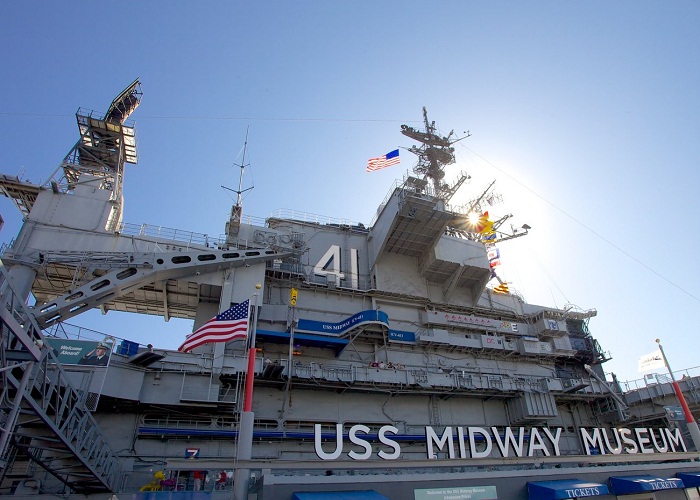 Tàu sân bay USS Midway