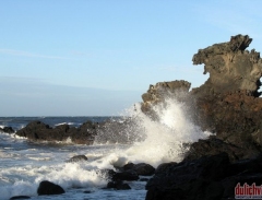 Khám phá rặng đá Đầu Rồng (Yongduam Rock) trên đảo Jeju