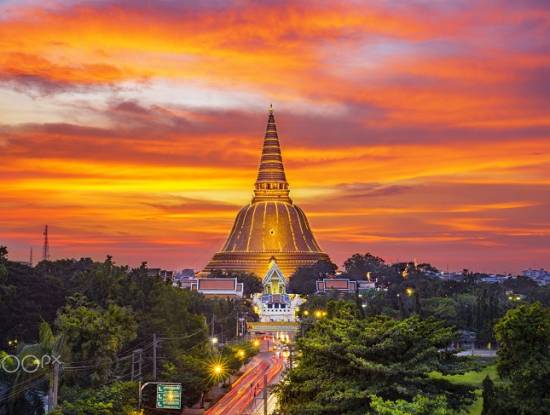 Ghé thăm Wat Phra Pathom Chedi - Ngôi chùa đầu tiên của Thái Lan