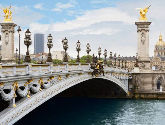 Cầu Alexandre III - cây cầu đẹp nhất Paris