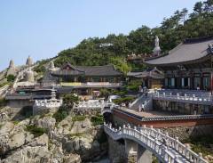Tìm đến chùa Beomeosa, nhân chứng sống ngàn năm tuổi sừng sững tại Busan