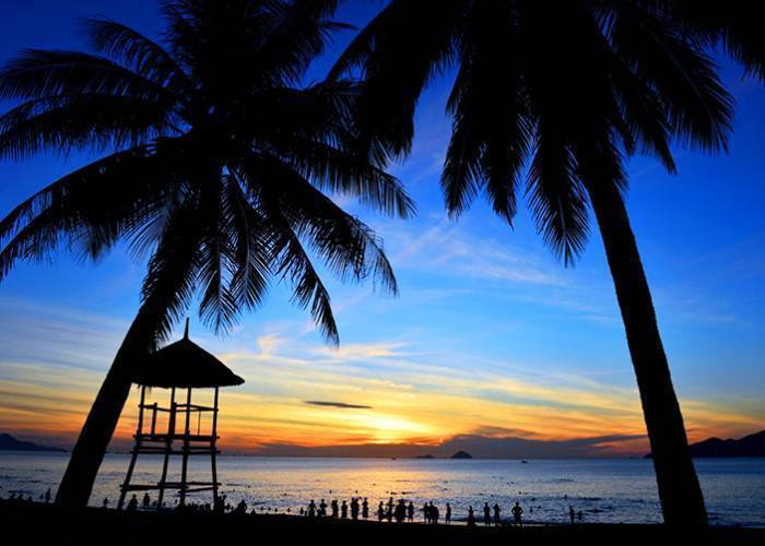 Tour du lịch Nha Trang 3N4Đ: Từ HCM - Nha Trang - Trải Nghiệm - Đế Vương - Du Thuyền Trên Vịnh Nha Trang + Tàu lửa, Khách sạn 4*